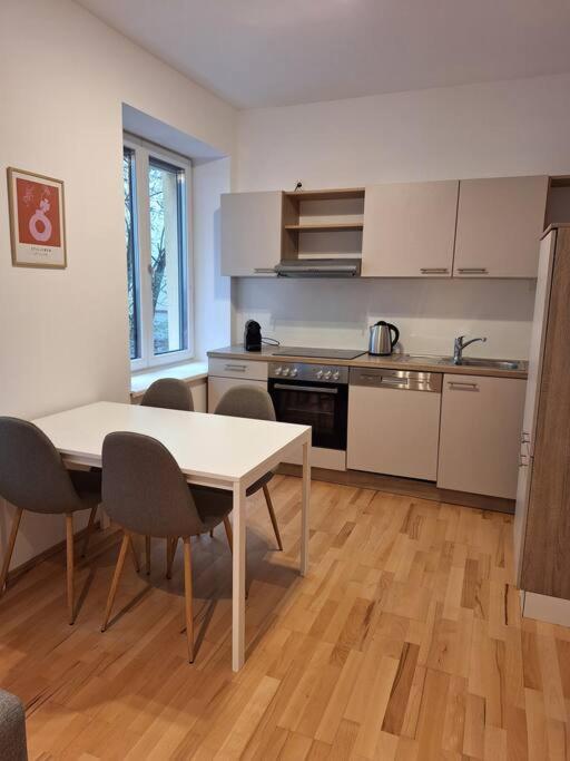 Apartamento With Terrace And Parking Space *