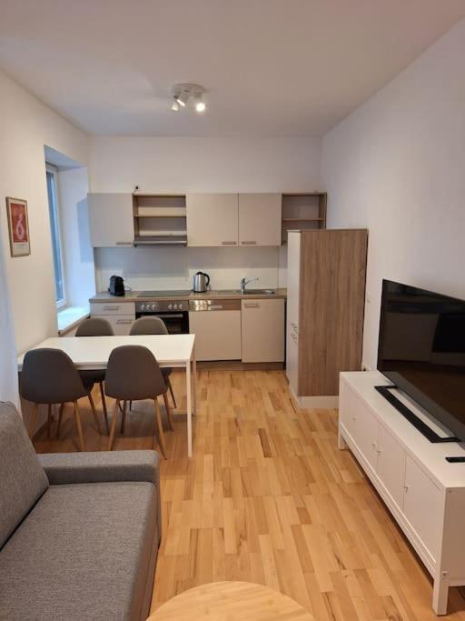 Apartamento With Terrace And Parking Space *
